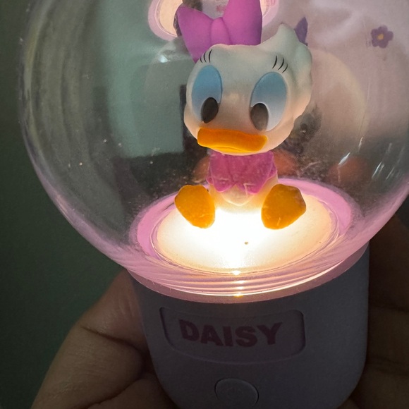 Disney Daisy Duck LED Night Light - Picture 6 of 6